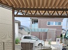 こちらの隣地側は折板を斜めにカット。